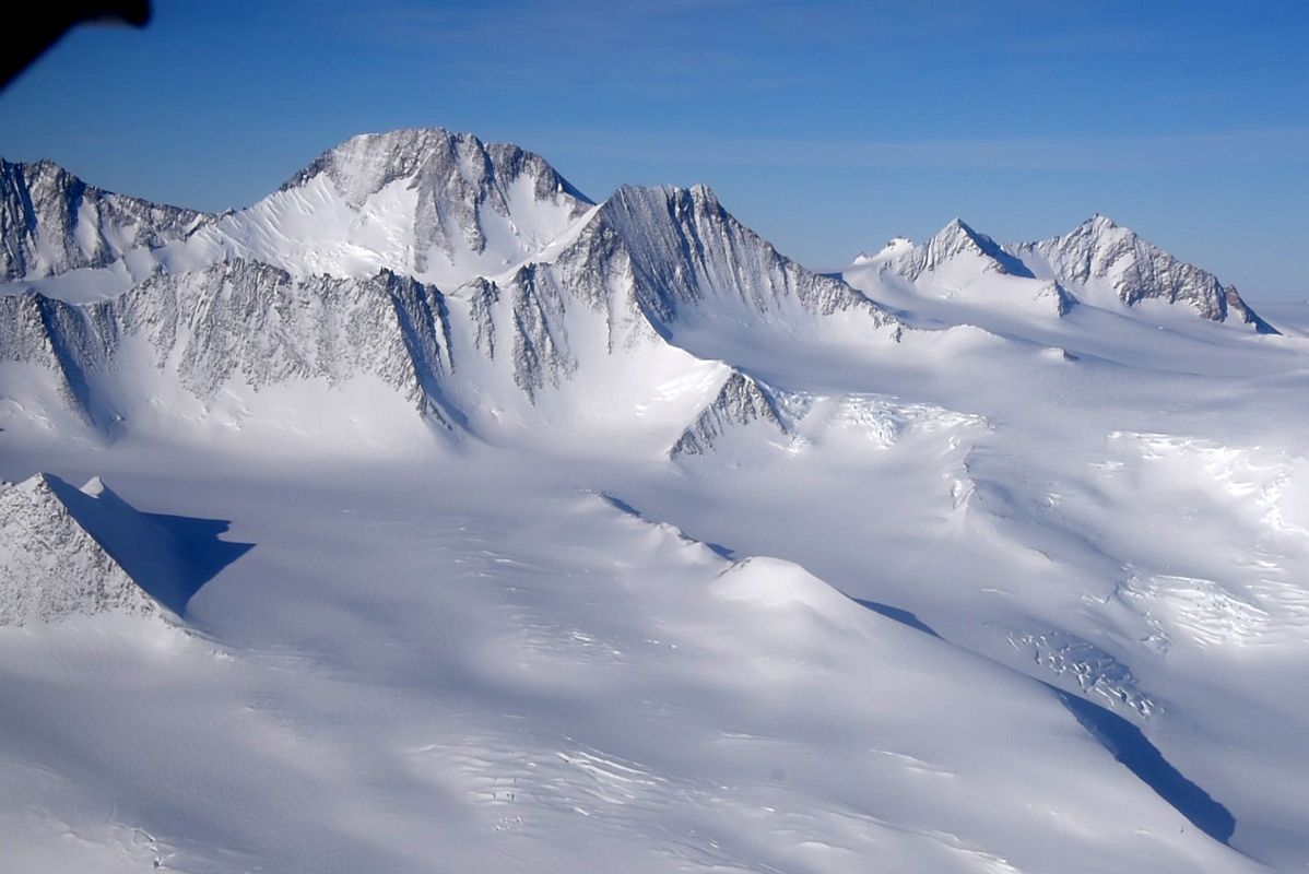 05B Mount Milton, Mount Inderbitzen, Mount Mullen From Airplane Flying From Union Glacier Camp To Mount Vinson Base Camp